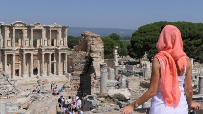 Ruinen des Theater in Ephesos (Alexander Mirschel)  Copyright 
Informations sur les licences disponibles sous 'Preuve des sources d'images'